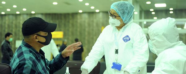 Первый вице-премьер-министр КР Кубатбек Боронов посетил международный аэропорт «Манас» - Sputnik Кыргызстан