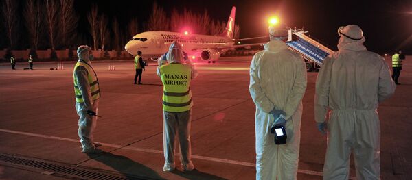 Первый вице-премьер-министр КР Кубатбек Боронов посетил международный аэропорт «Манас» - Sputnik Кыргызстан