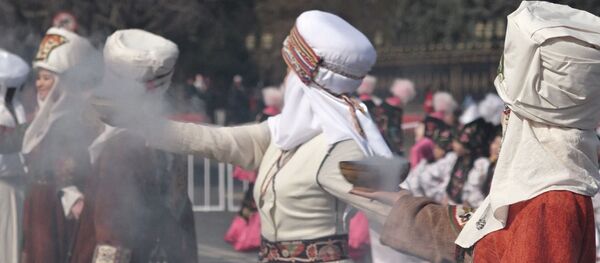 Чын эле арча вирус менен күрөшүүгө жардам береби? Видео Чын эле арча вирус менен күрөшүүгө жардам береби? Видео - Sputnik Кыргызстан