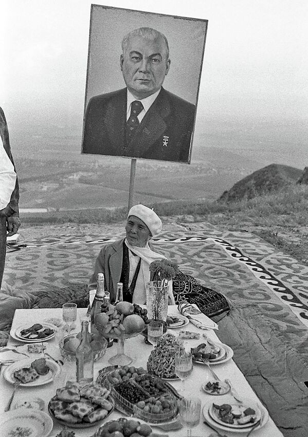 Народная артистка Киргизской ССР, Герой КР Сабира Кумушалиева - Sputnik Кыргызстан