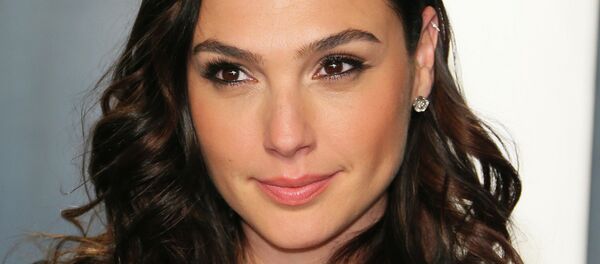 Галь Гадот на церемонии вручения Оскар 2020 Галь Гадот на церемонии вручения Оскар 2020 - Sputnik Кыргызстан