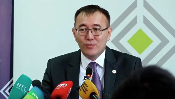 Глава Нацбанка рассказывает о повышении доллара до 85 сомов — прямой эфир - Sputnik Кыргызстан