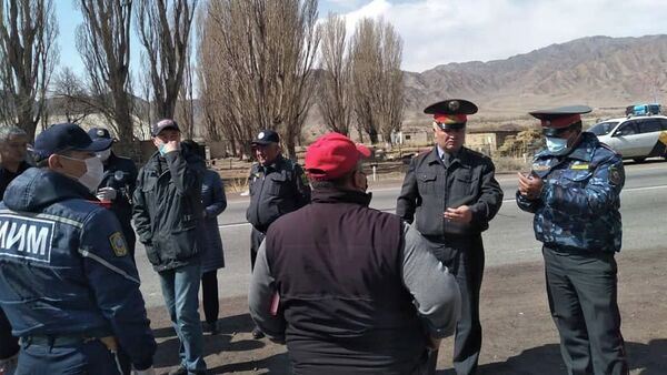 Милиция кызматкерлери жумуш учурунда - Sputnik Кыргызстан