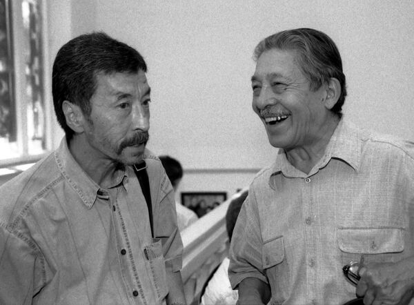 Мар Байджиев и режиссер Геннадий Базаров, 1990-е годы - Sputnik Кыргызстан