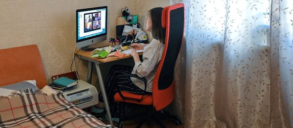 Удаленный режим работы из-за угрозы распространения коронавируса - Sputnik Кыргызстан