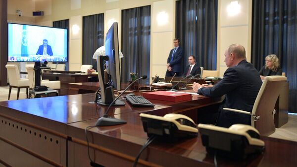 Президент РФ Владимир Путин во время участия в саммите лидеров Большой двадцатки по коронавирусу в режиме видеоконференции. - Sputnik Кыргызстан