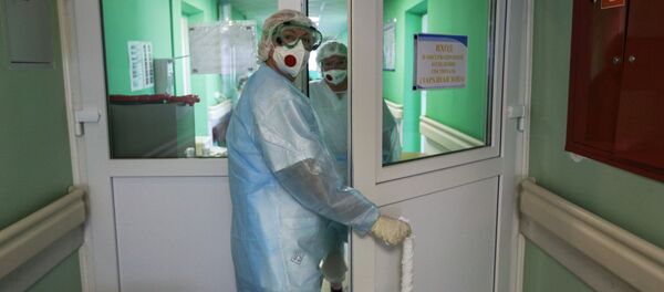 Орууканадагы дарыгрлер жумуш учурунда. Архив Орууканадагы дарыгрлер жумуш учурунда. Архив - Sputnik Кыргызстан