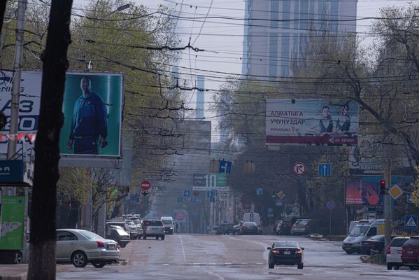 Режим чрезвычайного положения в Бишкеке из-за коронавируса - Sputnik Кыргызстан