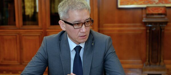 Президент КР Сооронбай Жээнбеков принял вице-премьер-министра Эркина Асрандиева - Sputnik Кыргызстан