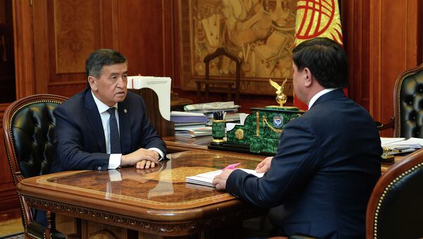 Президент Сооронбай Жээнбеков жана Премьер-министр Мухаммедкалый Абылгазиев - Sputnik Кыргызстан