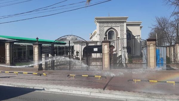 Массовая дезинфекция мечетей в Бишкеке  - Sputnik Кыргызстан