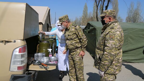 Питание военнослужащих и сотрудников министерств КР выполняющих задачи на блокпостах  - Sputnik Кыргызстан