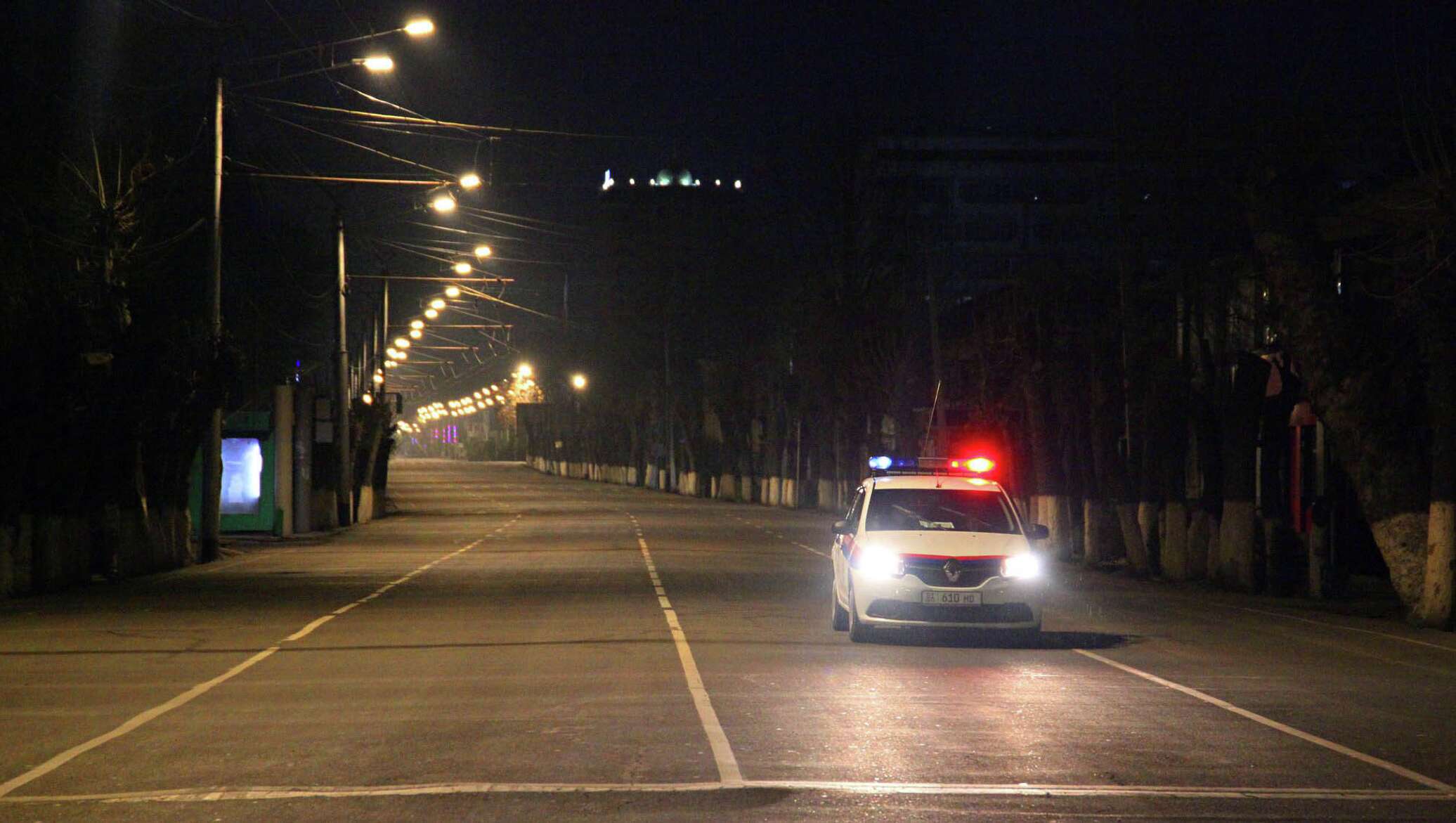 Установление комендантского часа. Комендантский час ночь. Бишкек ночью. Джалал Абад ГАИ ночь. Комендантский час полиция.