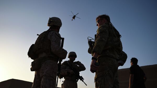 Морские пехотинцы США в военном лагере Шораб в Лашкар-Га в провинции Гильменд, Афганистан. Архивное фото - Sputnik Кыргызстан