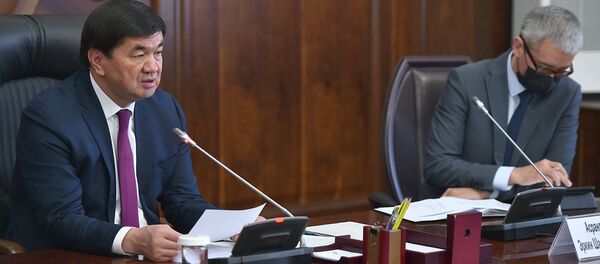Премьер-министр КР Мухаммедкалый Абылгазиев на совещании - Sputnik Кыргызстан