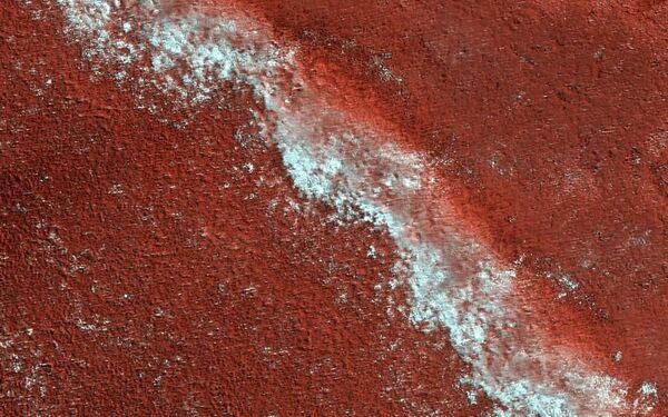 Изображение инопланетного образования на поверхности Марса, напоминающее тирамису - Sputnik Кыргызстан