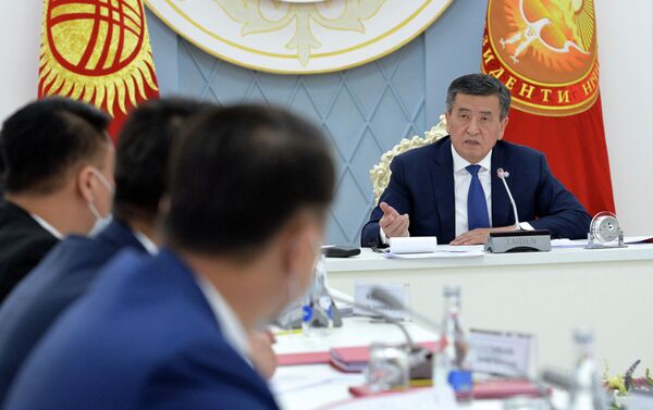 Президент заявил, что растущее число зараженных COVID-19 в стране является результатом неудовлетворительной работы тех, кто должен был принять предупредительные меры - Sputnik Кыргызстан