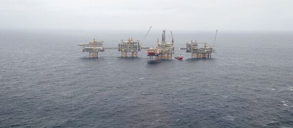 Нефтепромысловая платформа Equinor Johan Sverdrup в Северном море Нефтепромысловая платформа Equinor Johan Sverdrup в Северном море - Sputnik Кыргызстан