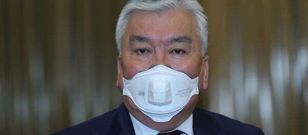 Назначенный министром здравоохранения КР Сабиржан Абдикаримов на заседании ЖК Назначенный министром здравоохранения КР Сабиржан Абдикаримов на заседании ЖК - Sputnik Кыргызстан