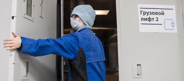 Больница имени С. И. Спасокукоцкого готовится принимать пациентов с коронавирусом Больница имени С. И. Спасокукоцкого готовится принимать пациентов с коронавирусом - Sputnik Кыргызстан