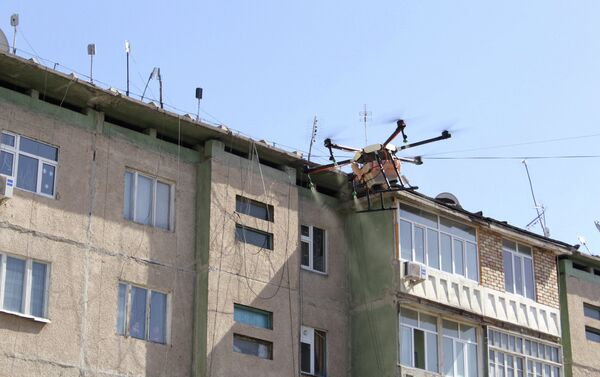 Дезинфекцию с помощью летательных аппаратов проводит местный центр поддержки сельского хозяйства на собственные средства. - Sputnik Кыргызстан