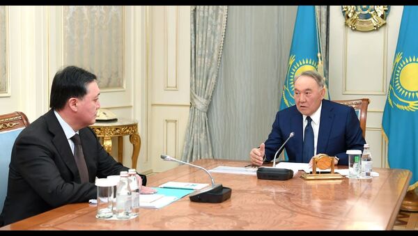 Как выглядит Назарбаев — ранее в соцсетях говорили, что он болен. Видео - Sputnik Кыргызстан