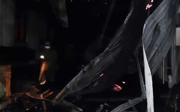 Кечээ, 7-апрель күнү, саат 19:3дар чамасында Репин көчөсүндө жайгашкан №22 турак үйдөн өрт чыккан - Sputnik Кыргызстан