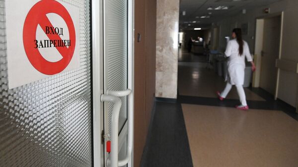 Табличка Вход запрещен на дверях отделения в больнице. Архивное фото - Sputnik Кыргызстан