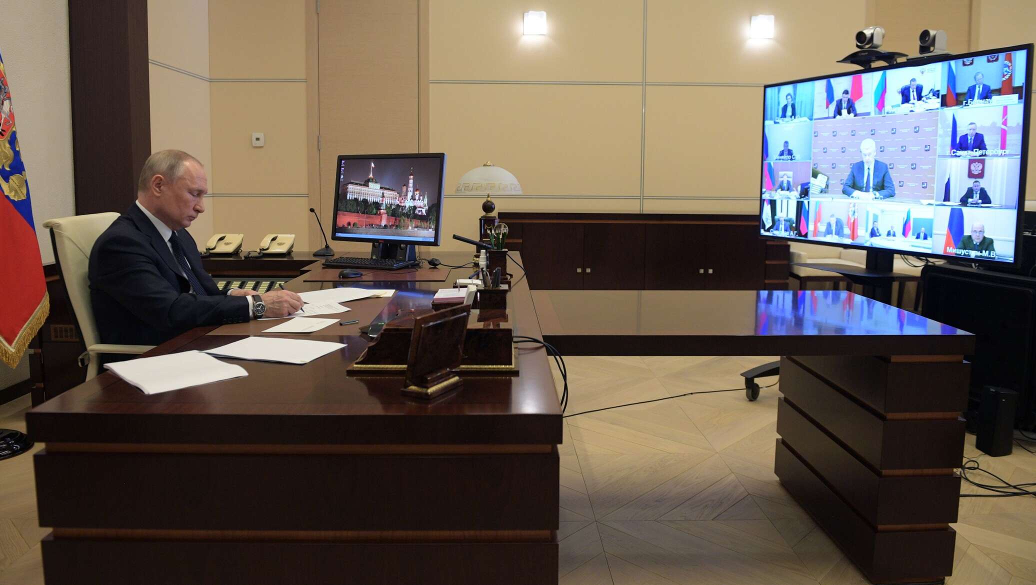 Совещание совета безопасности. Видео совещание с путиным. Видео совещание с путиным. Видеоконференция президента. Видео совещание с путиным.