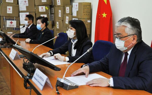 Правительство Китая передало гуманитарный груз Кыргызстану для борьбы с коронавирусом - Sputnik Кыргызстан