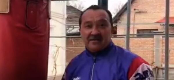 Орзубек Назаров показал, в какой он форме находится. Видео Орзубек Назаров показал, в какой он форме находится. Видео - Sputnik Кыргызстан