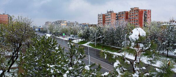 Пустой и заснеженный Бишкек — красивое видео с дрона - Sputnik Кыргызстан