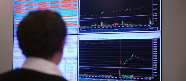 Монитор с интерактивными онлайн графиками курса доллара, евро, нефти - Sputnik Кыргызстан