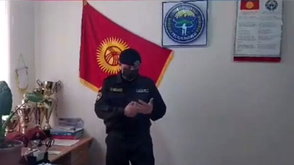Комендатура запустила челлендж с санитайзерами — видео - Sputnik Кыргызстан