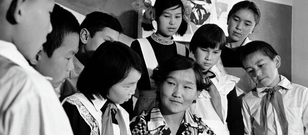 Советское образование в Киргизской ССР - Sputnik Кыргызстан