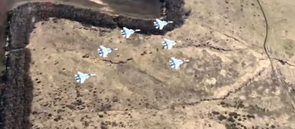 Что покажет российская авиация на параде Победы — видео репетиции - Sputnik Кыргызстан