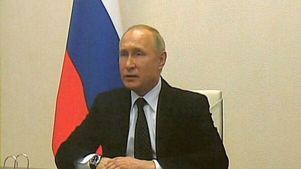 Путин объявил о переносе празднования Дня Победы. Видео - Sputnik Кыргызстан