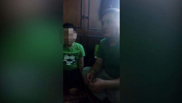 Мужчина, побивший ребенка, раскаивается в содеянном. Видео - Sputnik Кыргызстан