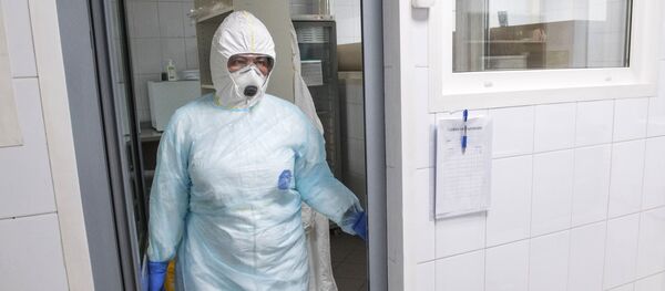 Лабораториянын кызматкери. Архив - Sputnik Кыргызстан