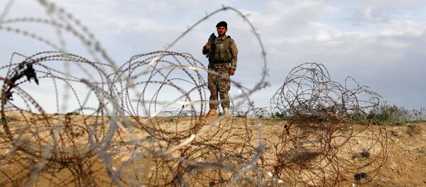 Военнослужащий Афганской национальной армии. Архивное фото - Sputnik Кыргызстан