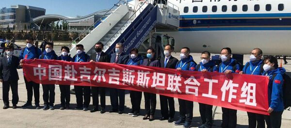 Кыргызстанга Кытайдан атайын дарыгерлер тобу келди - Sputnik Кыргызстан