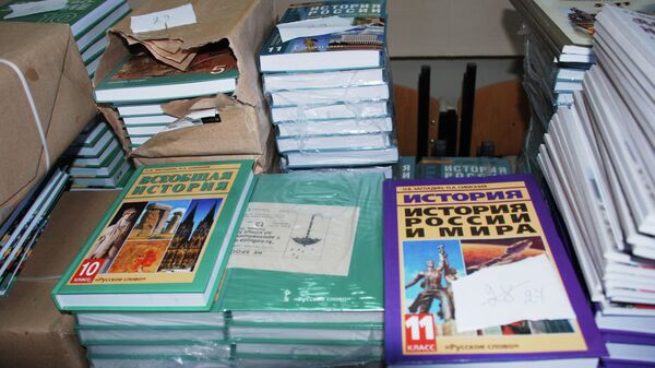 Донецкие школы начали получать российские учебники - Sputnik Кыргызстан