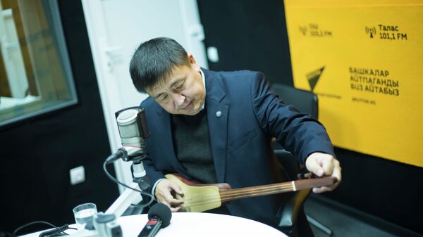 Акын Элмирбек Иманалиев  - Sputnik Кыргызстан