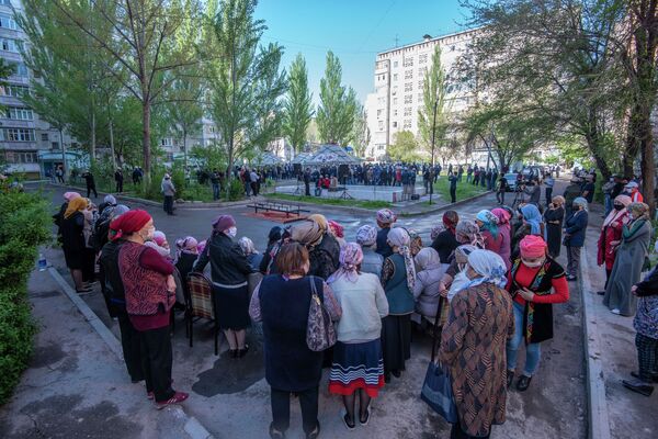 Церемония прощания с акыном-импровизатором Элмирбеком Иманалиевым - Sputnik Кыргызстан