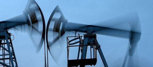 Работа нефтяных станков - качалок - Sputnik Кыргызстан