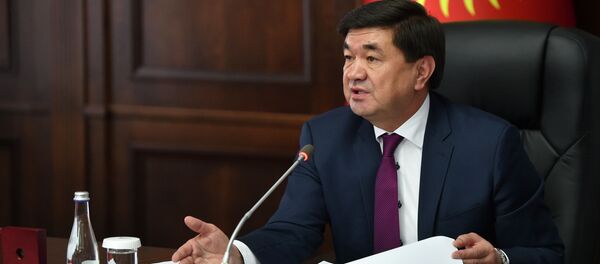 Премьер-министр КР Мухаммедкалый Абылгазиев во время внеочередного заседания Евразийского межправительственного совета в режиме видеоконференцсвязи Премьер-министр КР Мухаммедкалый Абылгазиев во время внеочередного заседания Евразийского межправительственного совета в режиме видеоконференцсвязи - Sputnik Кыргызстан