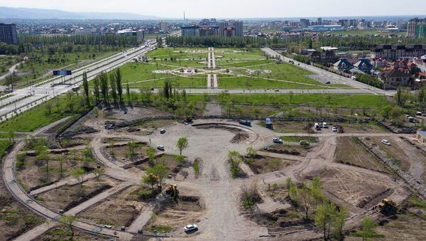 Бишкекте өзгөчө абалга карабай парктар курулууда. Асмандан тартылган видео - Sputnik Кыргызстан