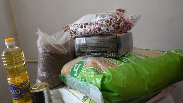 Нуждающиеся семьи Забайкалья получили продуктовые наборы  от Фонда Ахмата Кадырова - Sputnik Кыргызстан