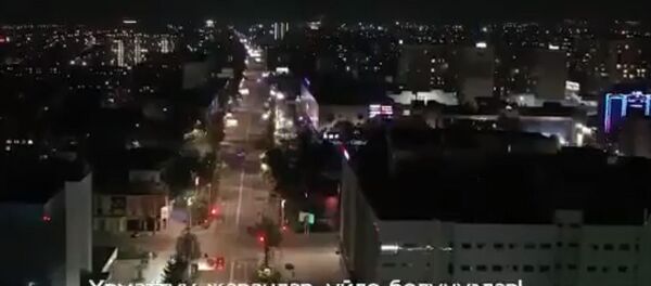 Ночной Бишкек в комендантский час — аэросьемка от комендатуры - Sputnik Кыргызстан