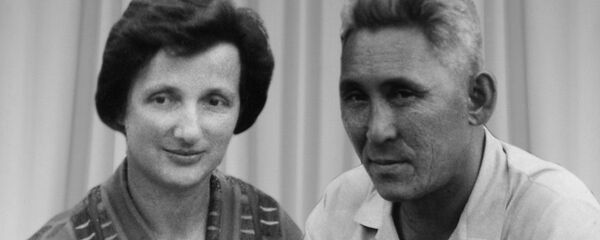 Франциялык макизарлардын үй-бүлөсү Досой Кадыров менен Елена Бертран.Фрунзе шаары. 1965-жыл - Sputnik Кыргызстан